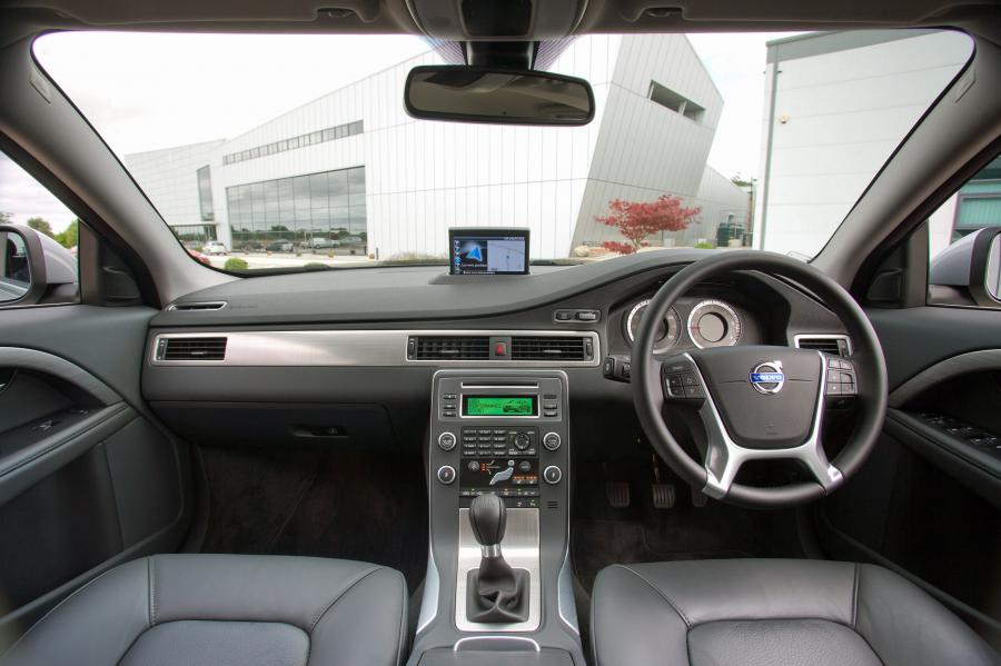  Volvo S80 2009 года  (фото 34 из 76)